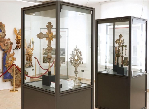 Vetrine espositive per musei della linea Argurion Museo d'Arte Sacra di Scaria