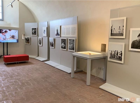 Vetrine espositive a tavolo: LINEA TESTI MD-VTA4